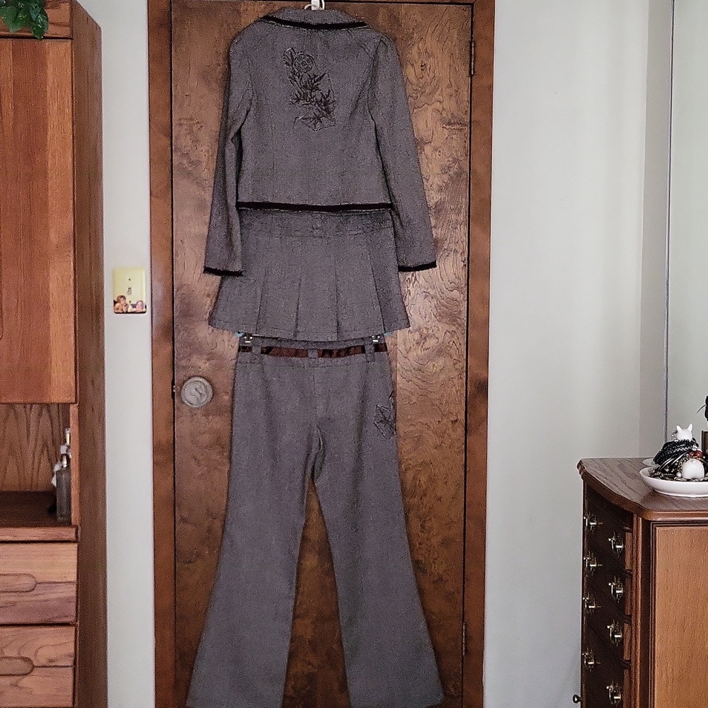 Y2K Guess Unique RARE FIND 3 Pc Lined Pants,lined skirt, Lined blazer Medium 29 - Picture 4 of 15